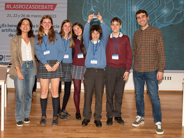 El colegio Punta Galea se proclama ganador de la IX edición del Torneo Escolar de Debate