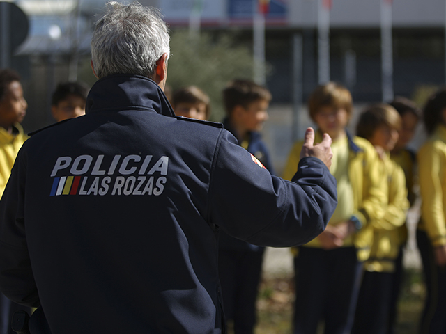 La Policía Local pone en marcha un plan de actuación para garantizar la seguridad y la convivencia escolar