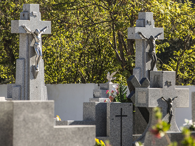El Ayuntamiento amplía los horarios de los cementerios con motivo de la festividad de Todos los Santos