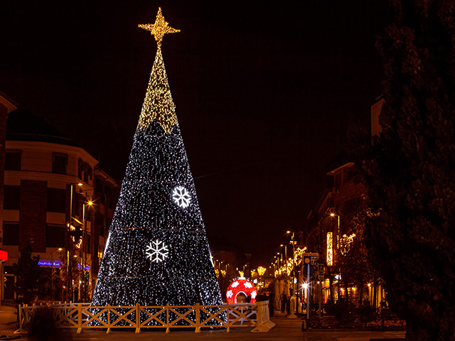 La Navidad llega a Las Rozas con el encendido de la iluminación y las primeras actividades del programa navideño