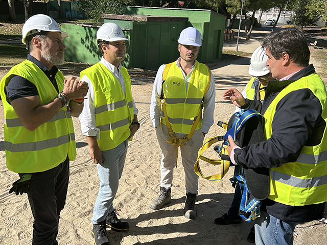 De la Uz visita el nuevo colector de la Avenida de Atenas 