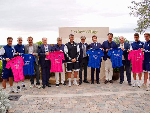 Presentación de la nueva equipación de Las Rozas CF