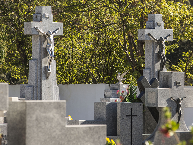 Horarios ampliados de los cementerios con motivo de Todos los Santos