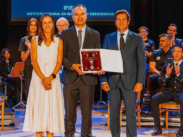 La Policía Local entrega su Medalla y reconocimientos