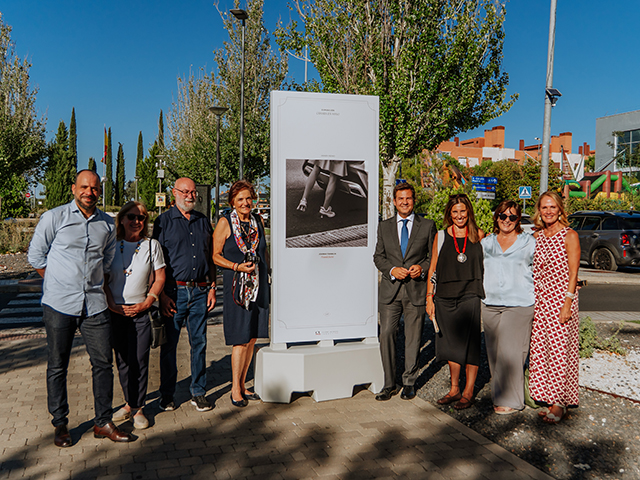 De la Uz inaugura una exposición de la Asociación Cámara en Mano