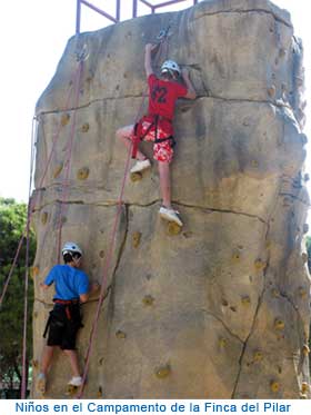 Niños en el campamento deportivo de la Finca El Pilar