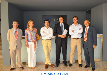 Entrada a la U-TAD