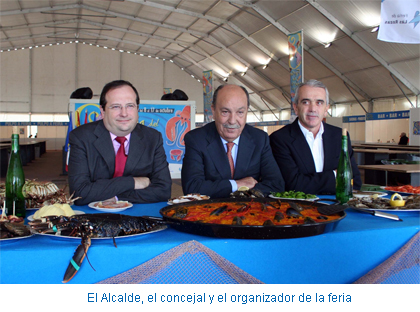 El Alcalde, el concejal y el organizador de la feria