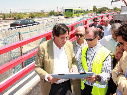Concejales y técnicos de la obra acompañaron al alcalde en su recorrido