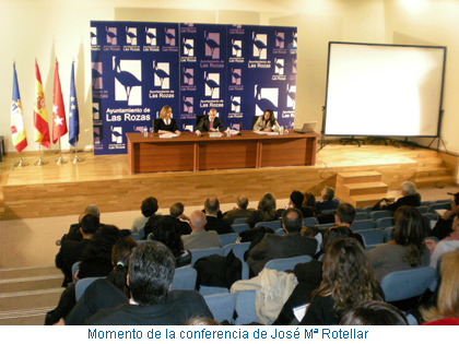 Momento de la conferencia de José Mª Rotellar