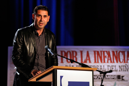 Fernando Hierro, durante la lectura