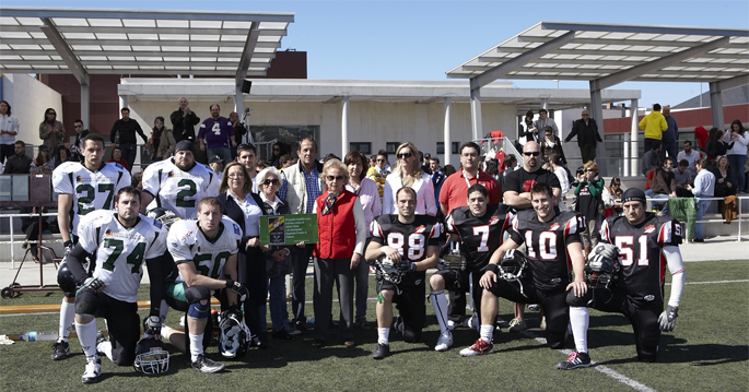 Jugadores con concejales y representantes de la AECC
