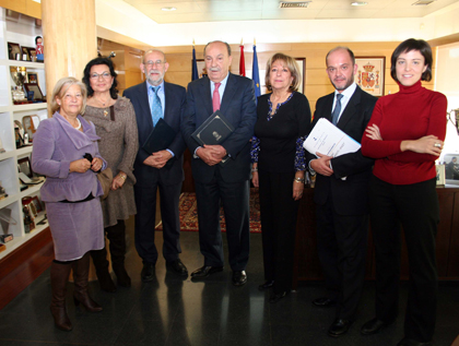Foto de familia de los asistentes