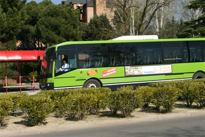 Autobús a su paso por Las Rozas