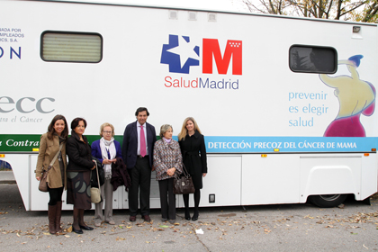 Alcalde, concejalas y representantes de la AECC