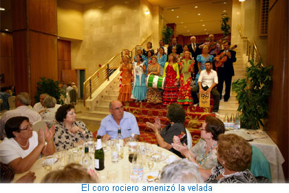 El coro rociero amenizó la velada
