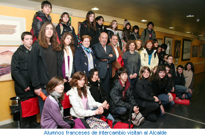 Alumnos franceses de intercambio visitan al Alcalde