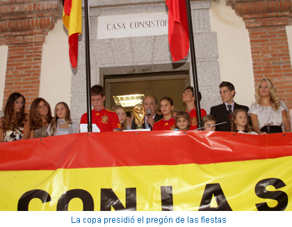 La copa presidió el pregón de las fiestas