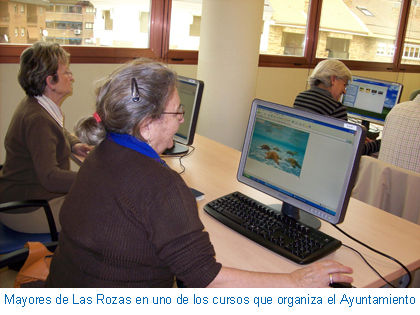 Mayores de Las Rozas en uno de los cursos que organiza el Ayuntamiento