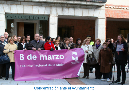 Concentración ante el Ayuntamiento