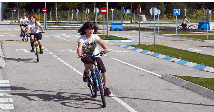 Circuito en el parque infantil de tráfico