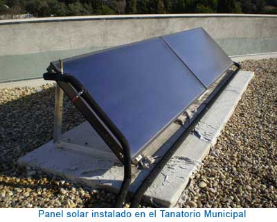 Panel solar instalado en el Tanatorio Municipal