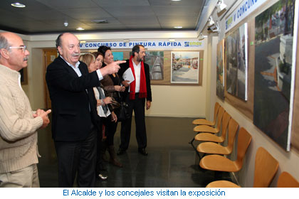 El Alcalde y los concejales visitan la exposición