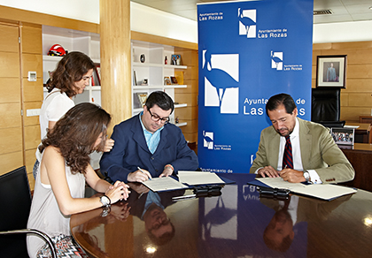 Un momento de la firma
