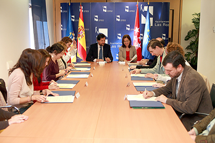 Un momento de la firma