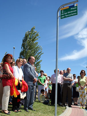 Momento de la inauguración de la glorieta Víctimas del Terrorismo