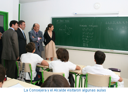 La Consejera y el Alcalde visitaron algunas aulas