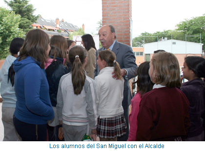 Los alumnos del San Miguel con el Alcalde