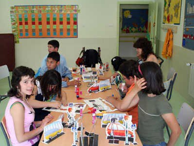 Alumnos del colegio Monte Abantos durante un taller de seguridad vial