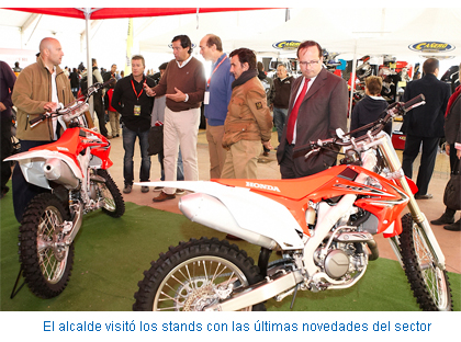 El alcalde visitó los stands con las últimas novedades del sector