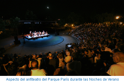 Aspecto del anfiteatro del Parque París durante las Noches de Verano