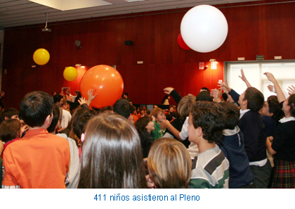 411 niños asistieron al Pleno