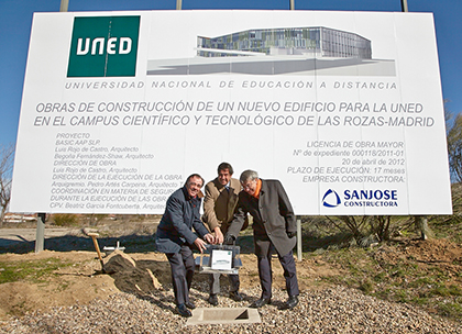Colocación de la primera piedra