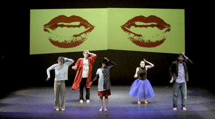 Sinffin Danza en uno de los espectáculos de la campaña