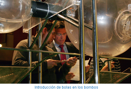 Introducción de bolas en los bombos