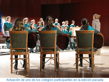 Actuación de uno de los colegios participantes en la edición pasada