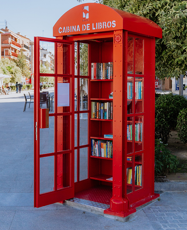 Las Rozas impulsa la lectura con nuevas cabinas de intercambio de libros