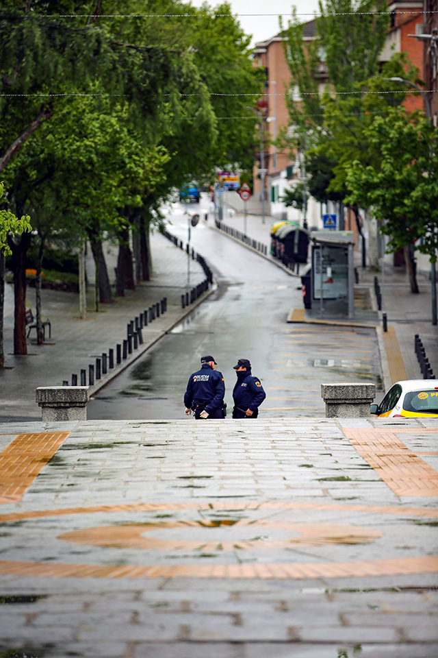 policía