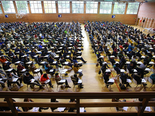 Cerca de 1.000 personas se examinan para optar a 11 plazas de Policía Local de Las Rozas