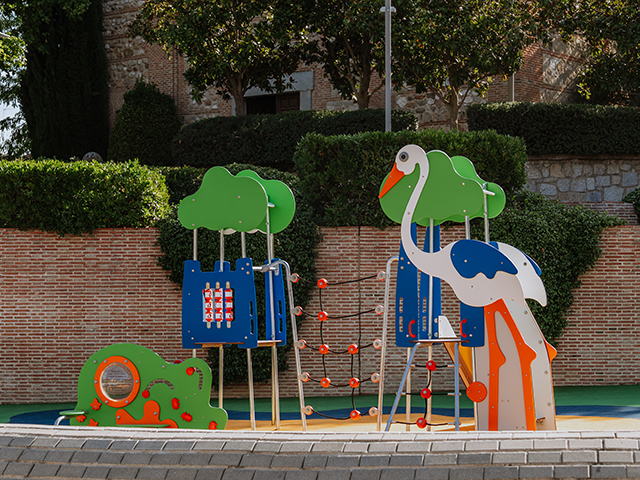 Remodelación del área infantil de los jardines de Don Abel Blanco