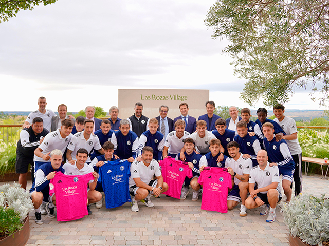 Presentación de la nueva equipación de Las Rozas CF
