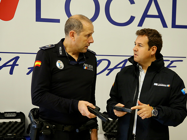 La Policía Local de Las Rozas recibe nuevo material para el desempeño de sus funciones