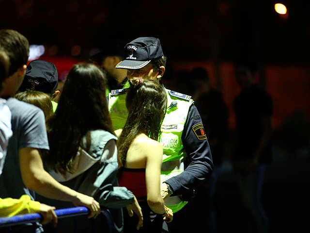 Dispositivo especial para controlar celebraciones no autorizadas durante las fiestas