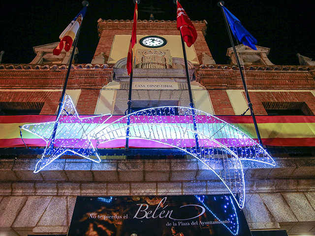 La Navidad llega a Las Rozas con el encendido de la iluminación y el Nacimiento