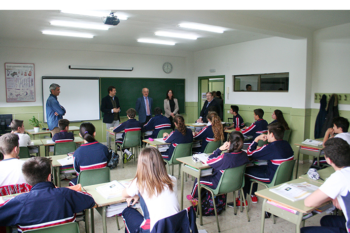 Cerca de 4.300 alumnos de Secundaria vuelven hoy a las aulas de los centros públicos y concertados de Las Rozas