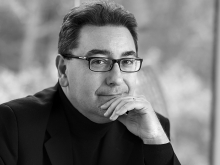 LUIS AGIUS. España dentro de un piano